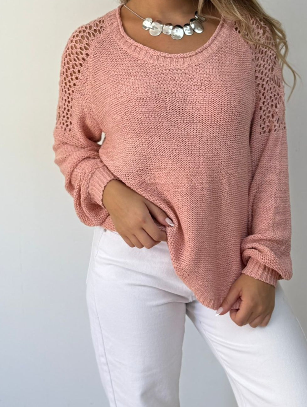 Sweater calado hombros